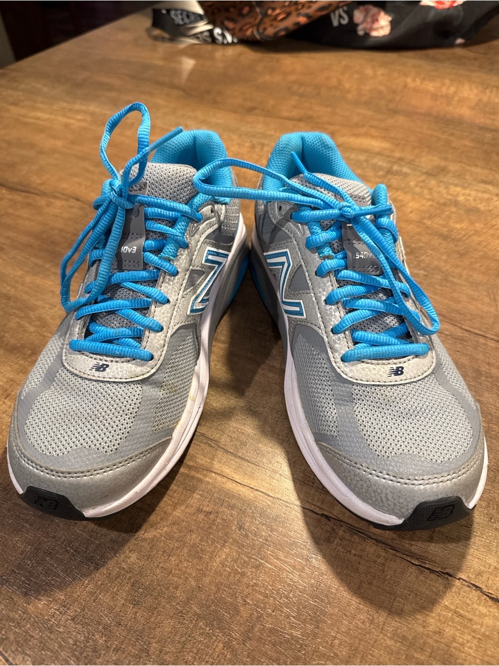 New Balance 1540v3 Women’s Size 9 Gray Blue Stability Walking Running Shoes